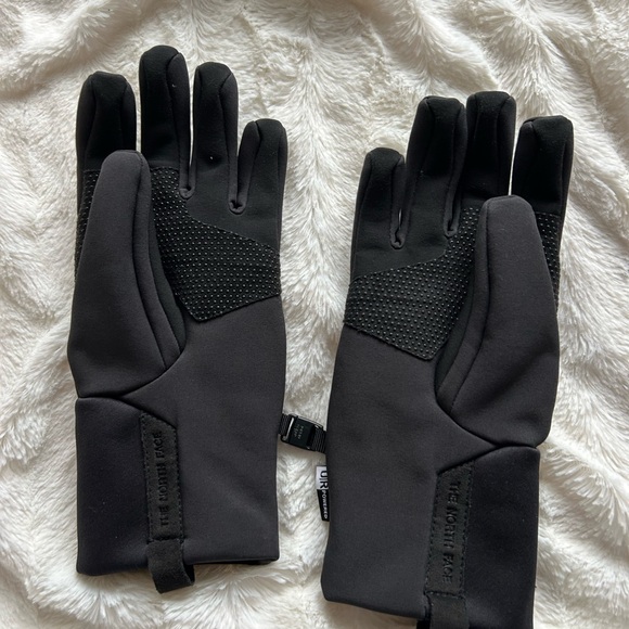 The North Face Black Insulated Gloves - Picture 2 of 2